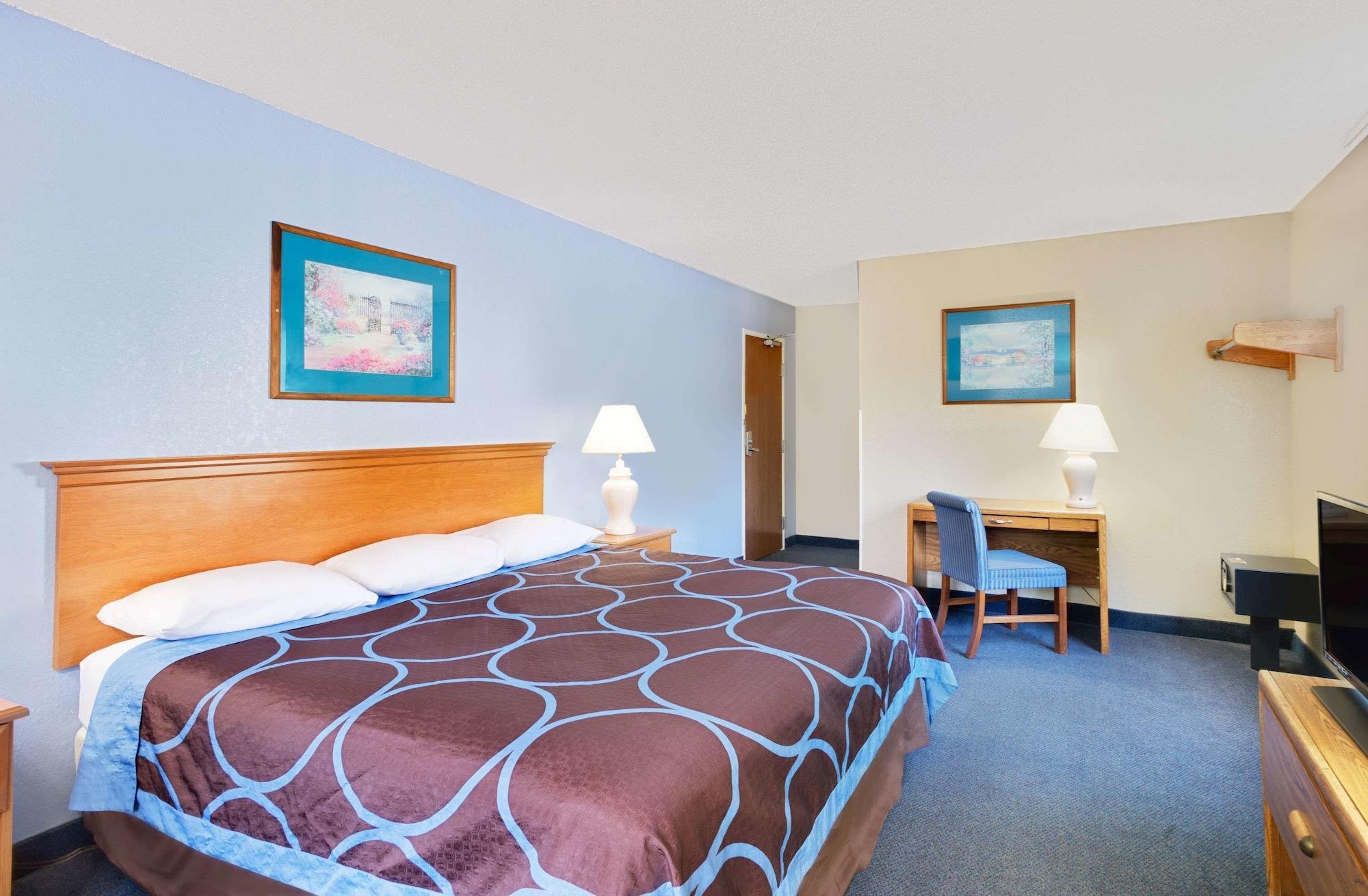 Super 8 By Wyndham Newburgh/west Point Stewart Intl Airport Newburgh