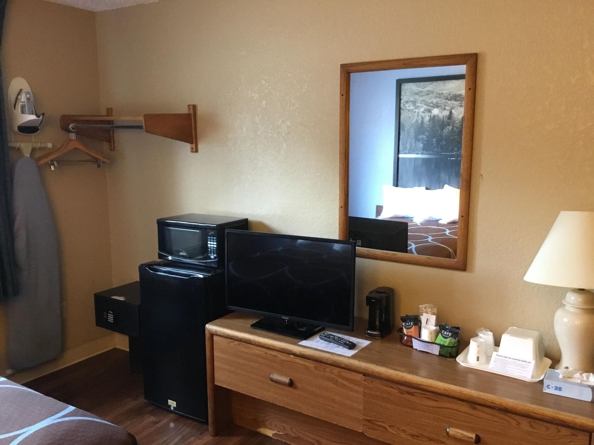 Super 8 By Wyndham Newburgh/west Point Stewart Intl Airport Motel Newburgh