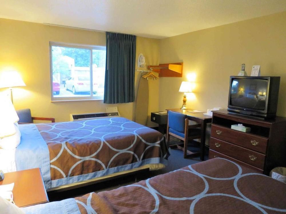 Super 8 By Wyndham Newburgh/west Point Stewart Intl Airport Motel